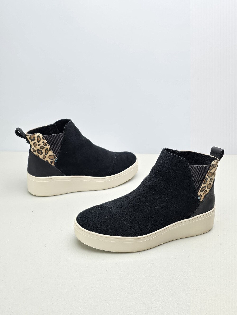 TOMS Jamie Black Suede Leopard Platform Ankle Sneaker Boots Size 7